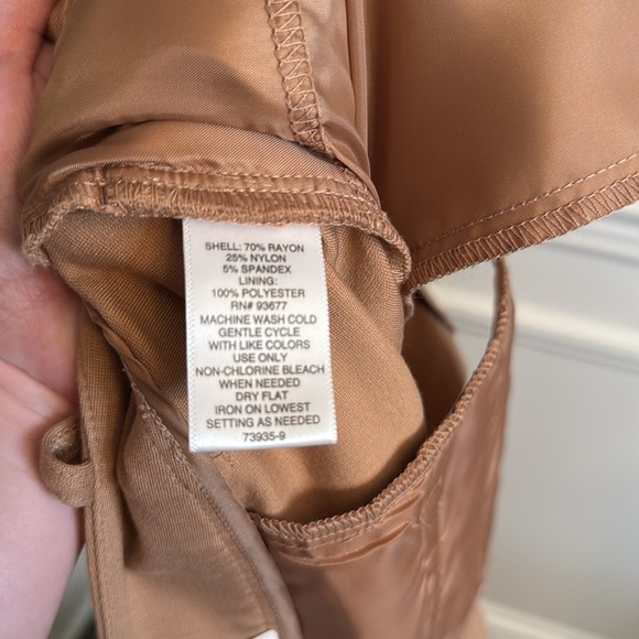 Liz Claiborne Pants Size 14 Emma Ankle Length Mid Rise signature Carmel - Picture 9 of 9